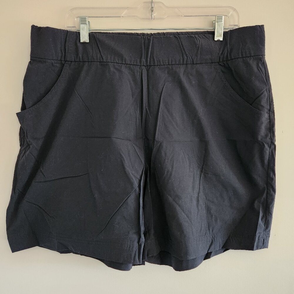 Black Columbia shorts in XXL